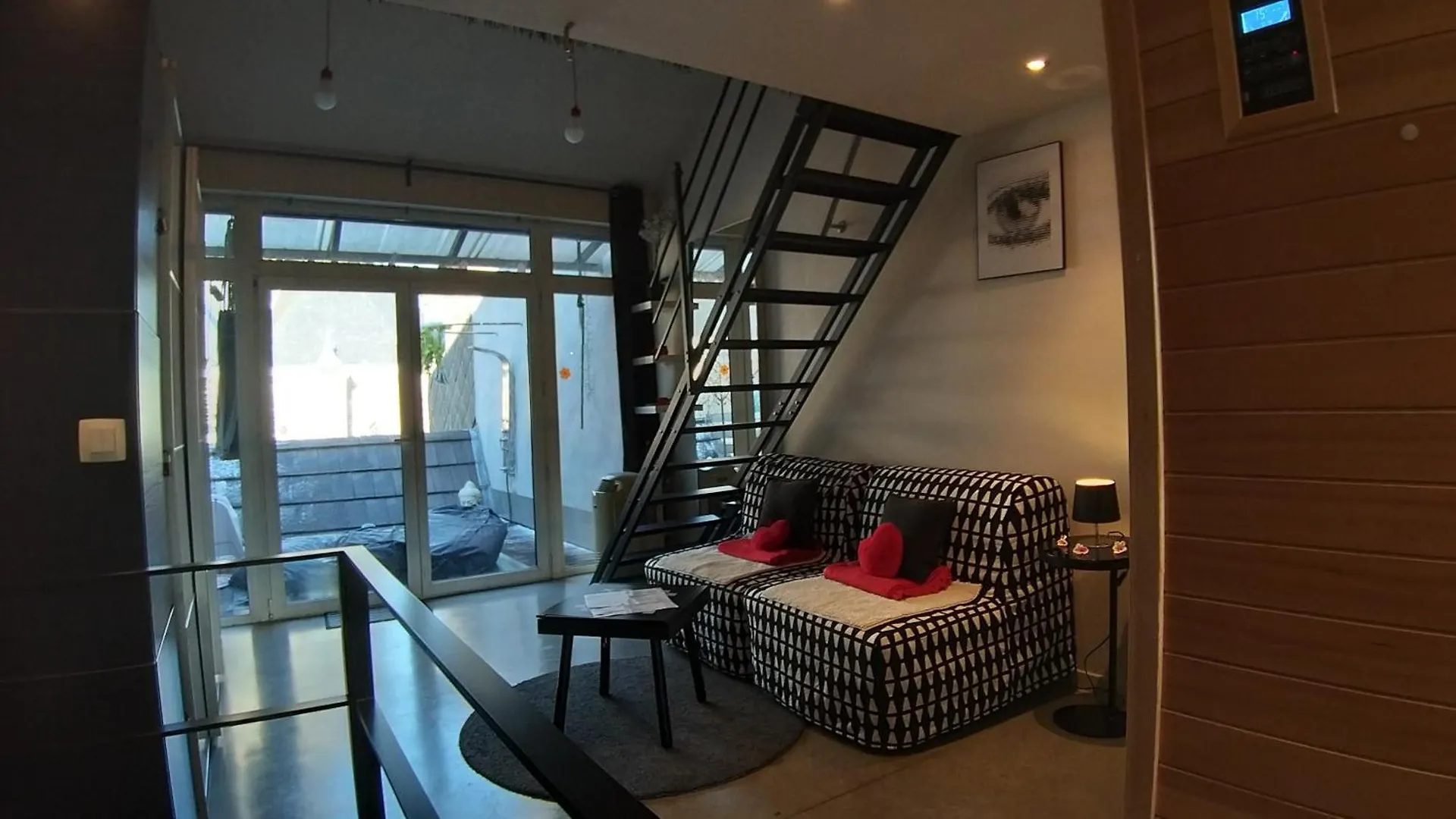 Wellness Loft With Sauna, Jacuzzi, Roof Terrace & Amazing View Appartement Antwerpen België