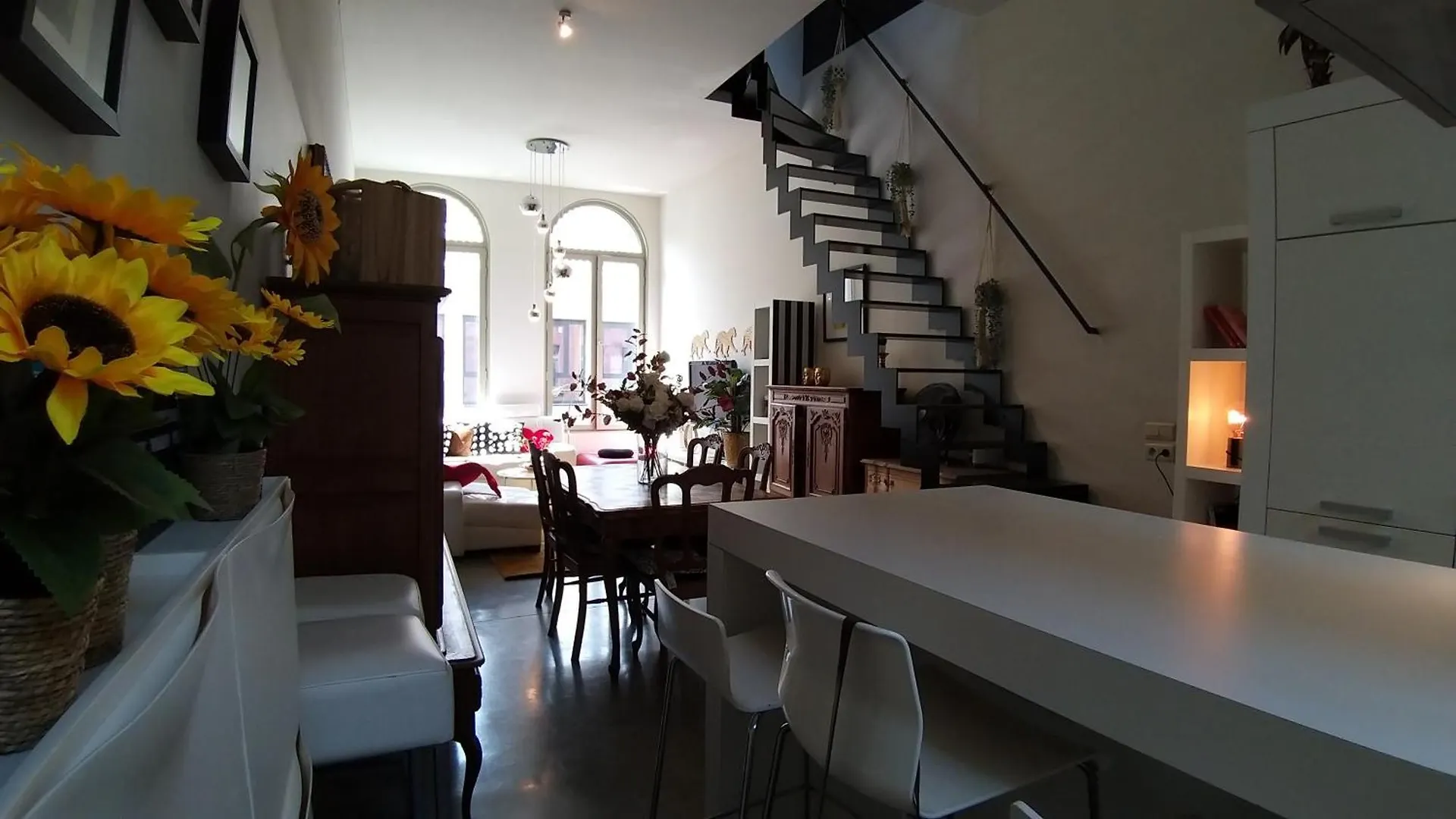 Apartamento Wellness Loft With Sauna, Jacuzzi, Roof Terrace & Amazing View Amberes