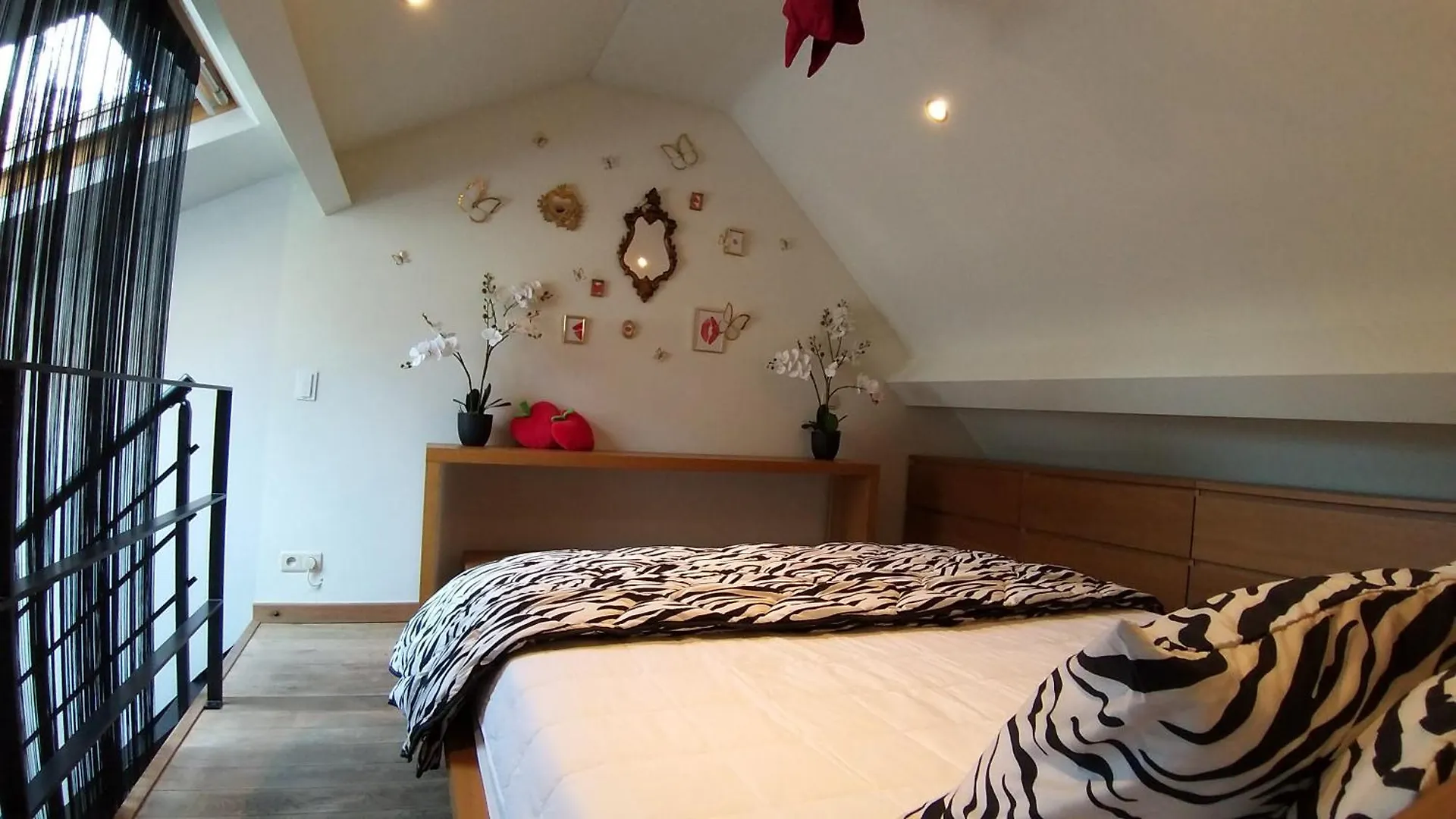 Apartamento Wellness Loft With Sauna, Jacuzzi, Roof Terrace & Amazing View Amberes