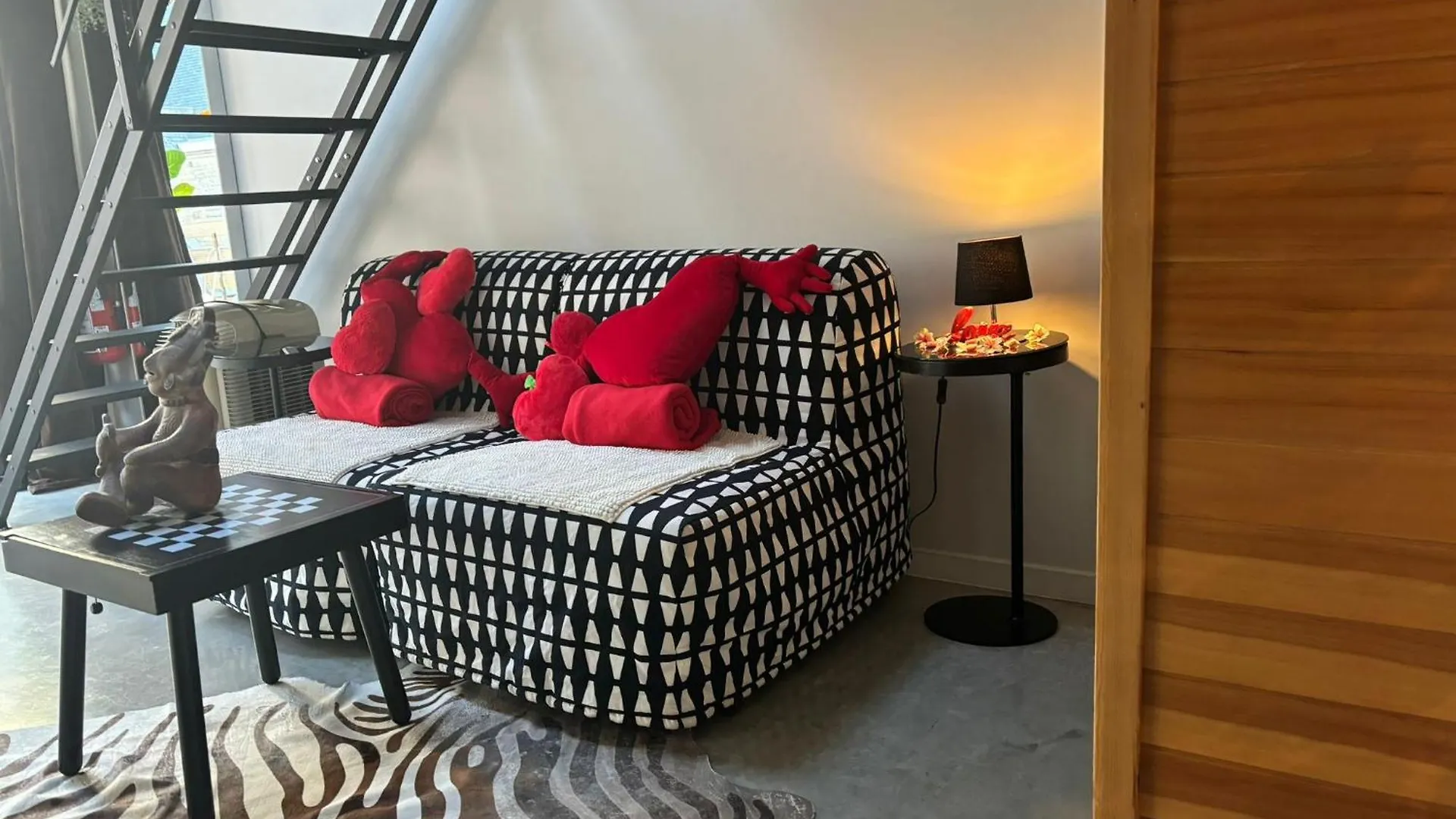 Apartamento Wellness Loft With Sauna, Jacuzzi, Roof Terrace & Amazing View Amberes